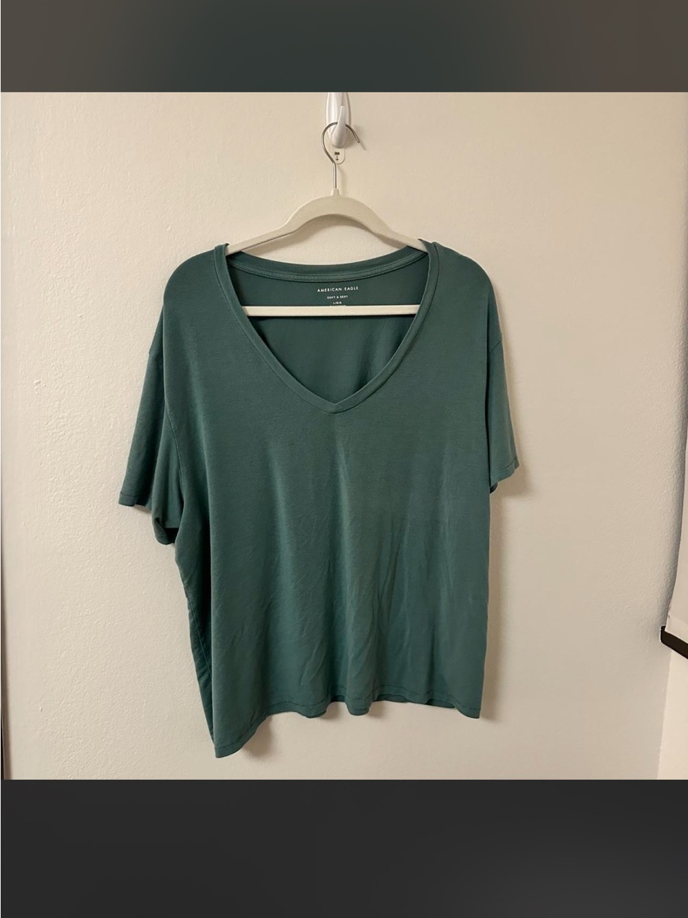 Bundle of 2 american eagle soft and sexy t shirts in teal and yellow